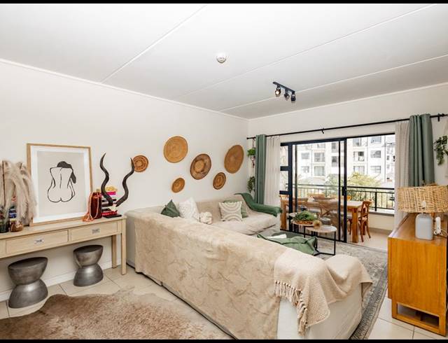 2 BEDROOM APARTMENT FOR SALE IN SANDOWN